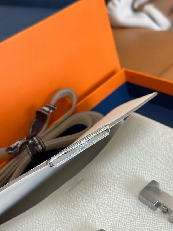 Hermes constace 18