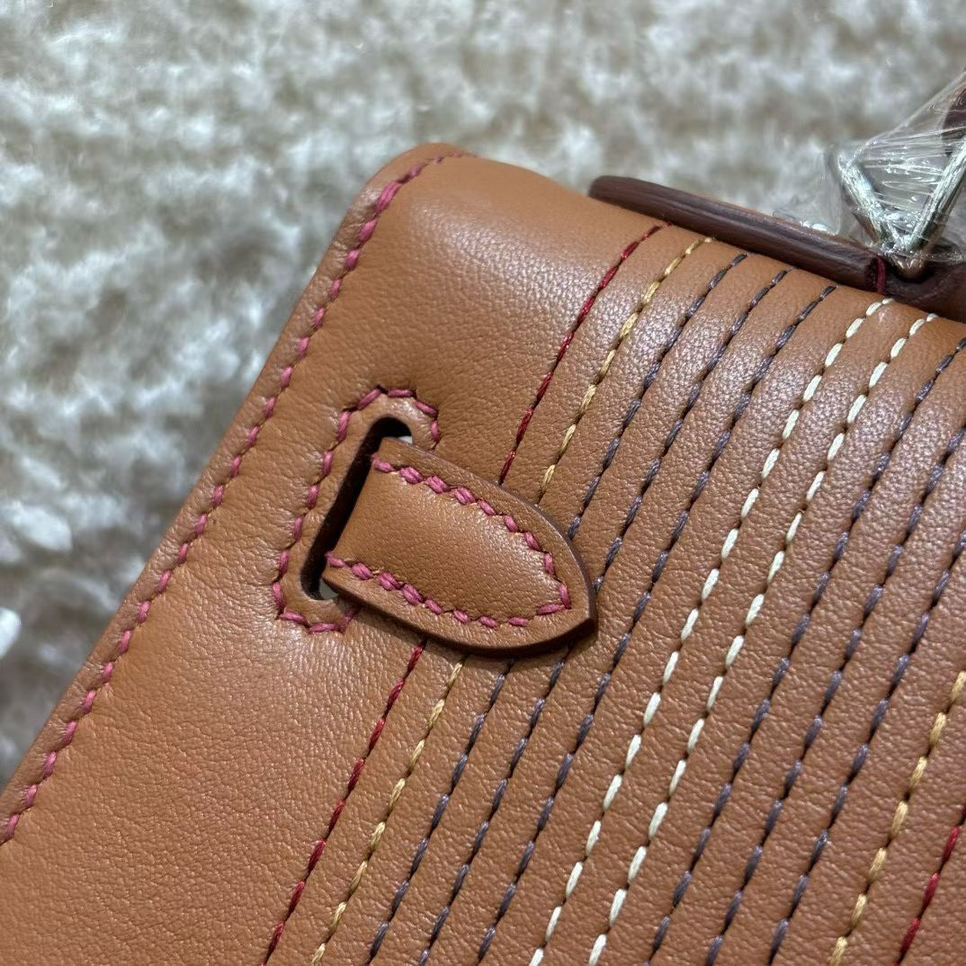 Limited Edition Hermes Kelly 25 San Francisco bag in Gold