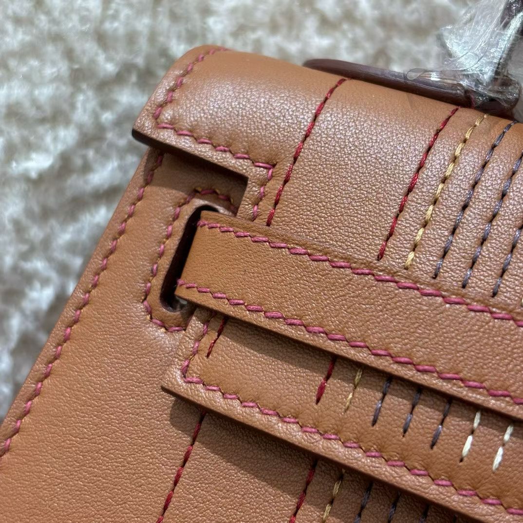Limited Edition Hermes Kelly 25 San Francisco bag in Gold