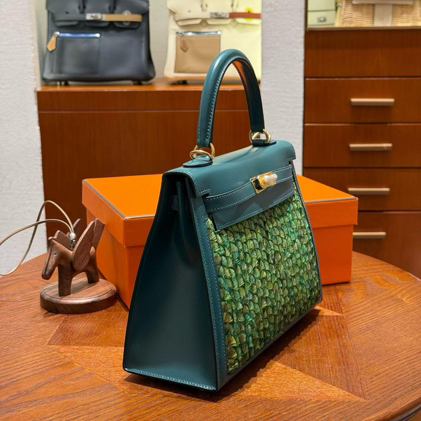 Limited Edition Hermes Feather Kelly 25