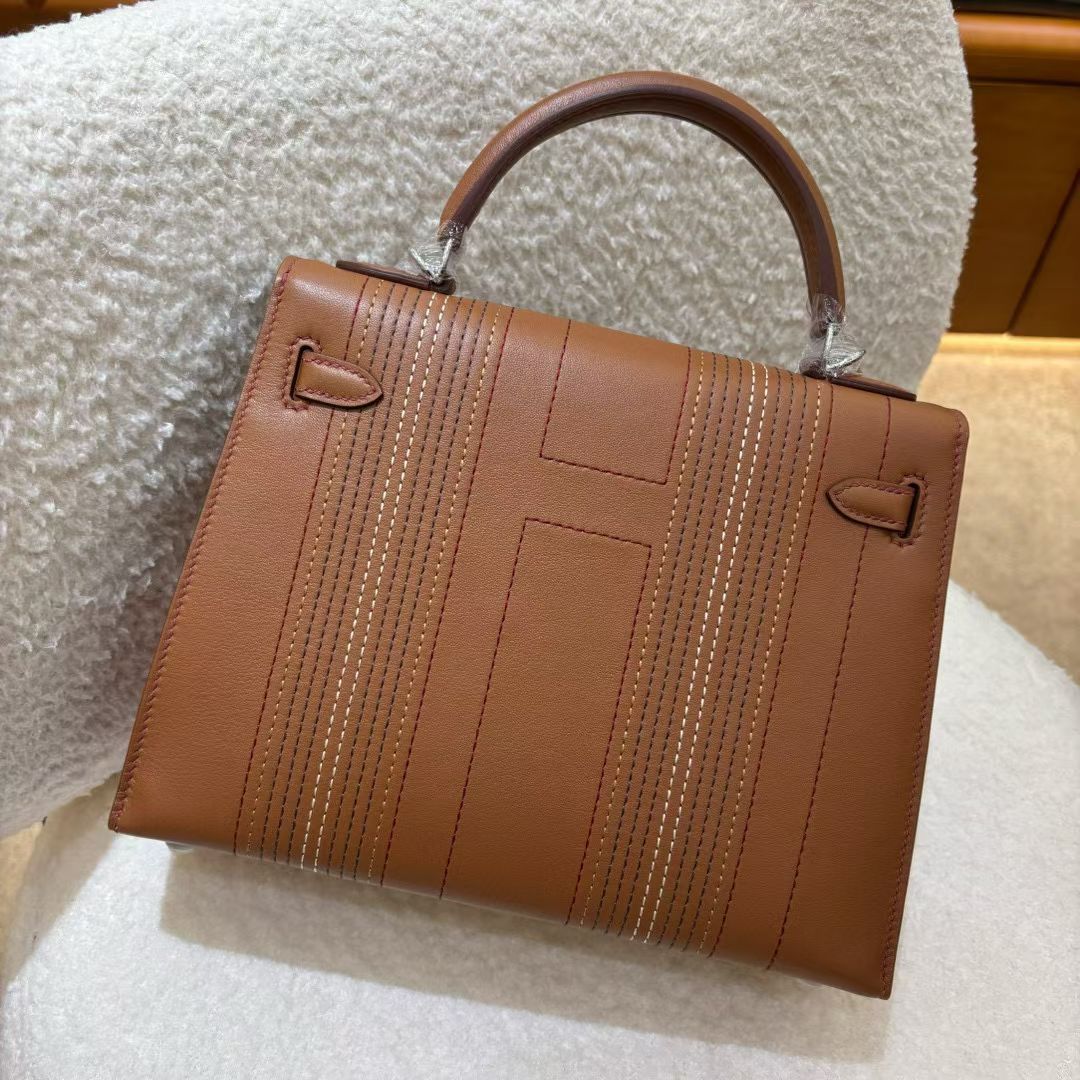 Limited Edition Hermes Kelly 25 San Francisco bag in Gold