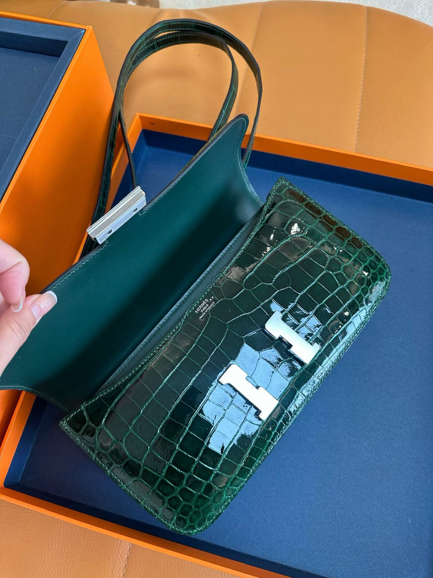 Hermes Constance Elan 25 shiny aligator