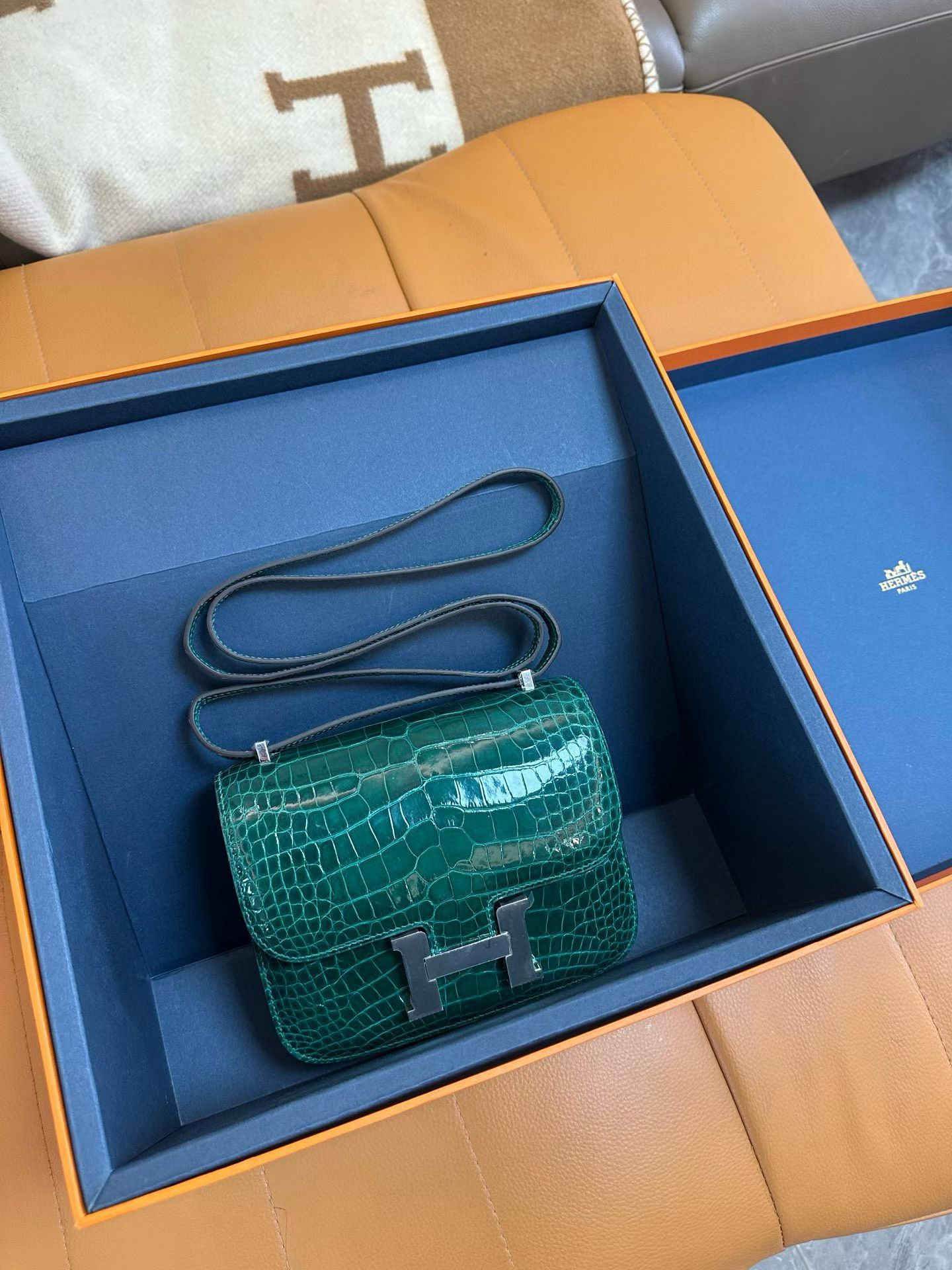 Hermes constance 18 original shiny crocodile leather