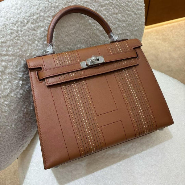 Limited Edition Hermes Kelly 25 San Francisco bag in Gold