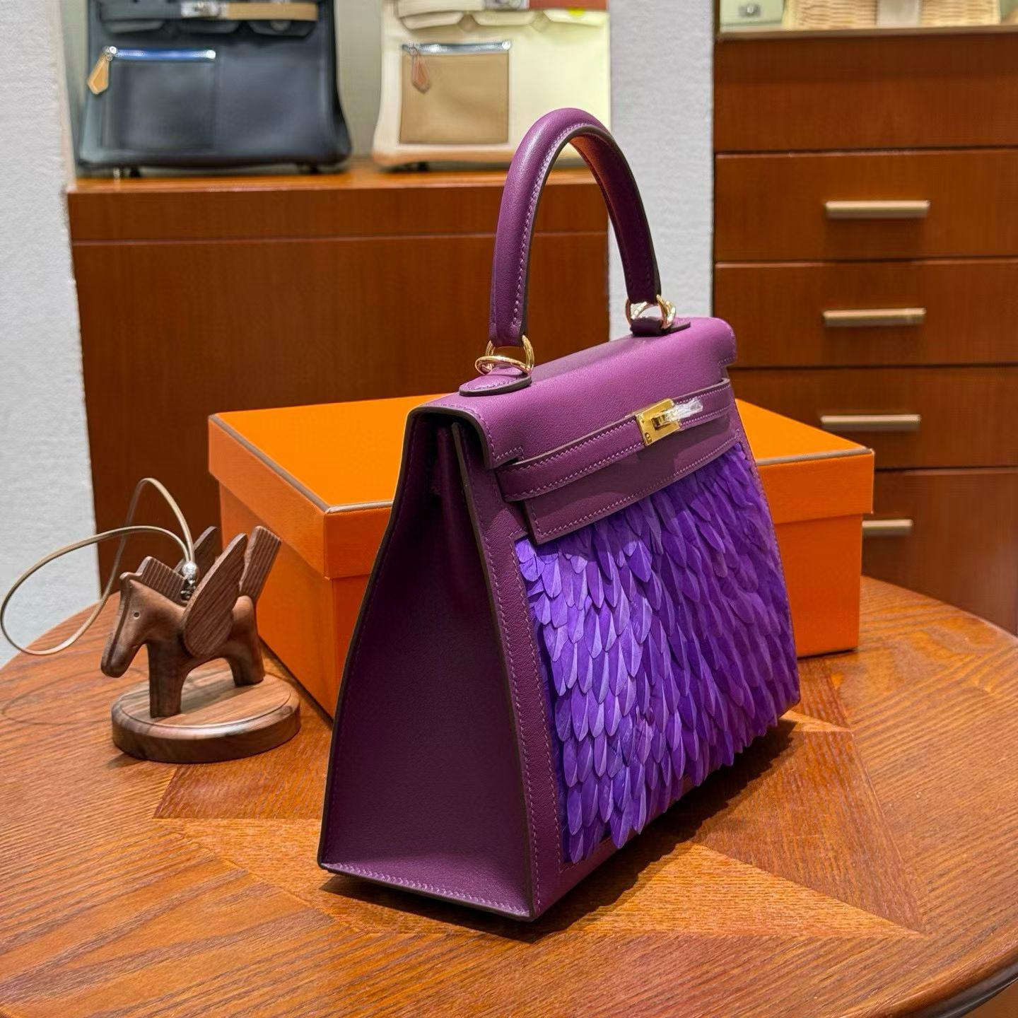 Vintage Hermes Kelly 25 Sellier in Violet Tadelakt Leather