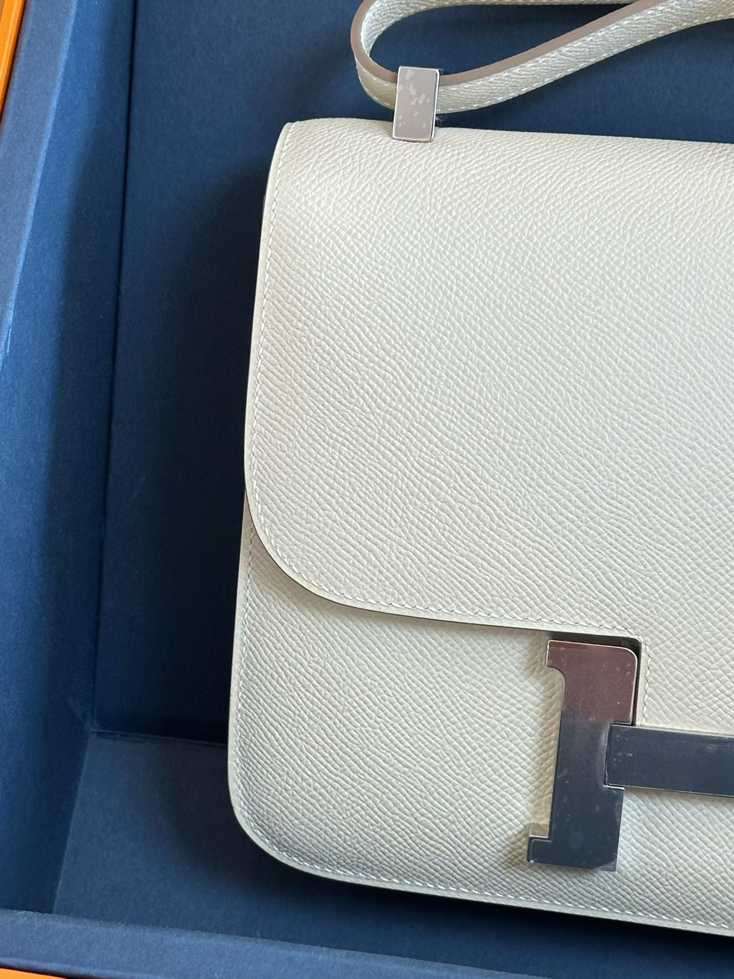 Hermes constace 18